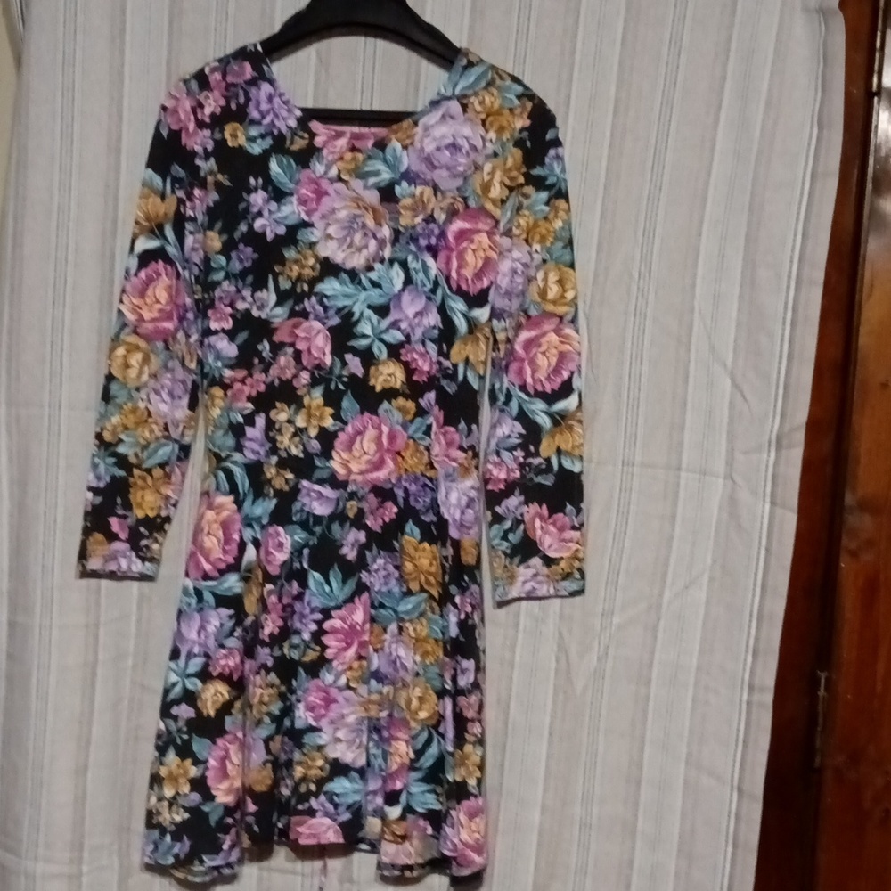 Dress - Picture 3 of 7